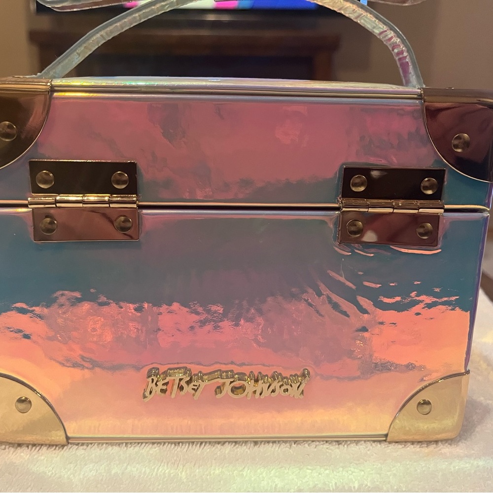 Betsey Johnson Don’t Box Me In Crossbody - Picture 3 of 8